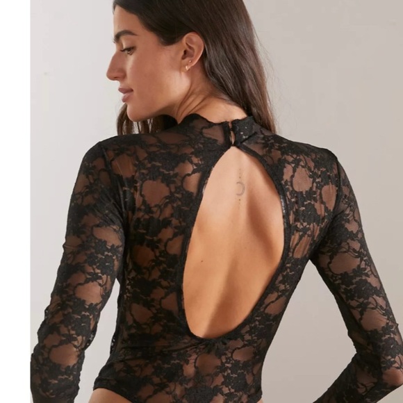 Urban Outfitters Black Lace Open Back Bodysuit - Picture 1 of 3